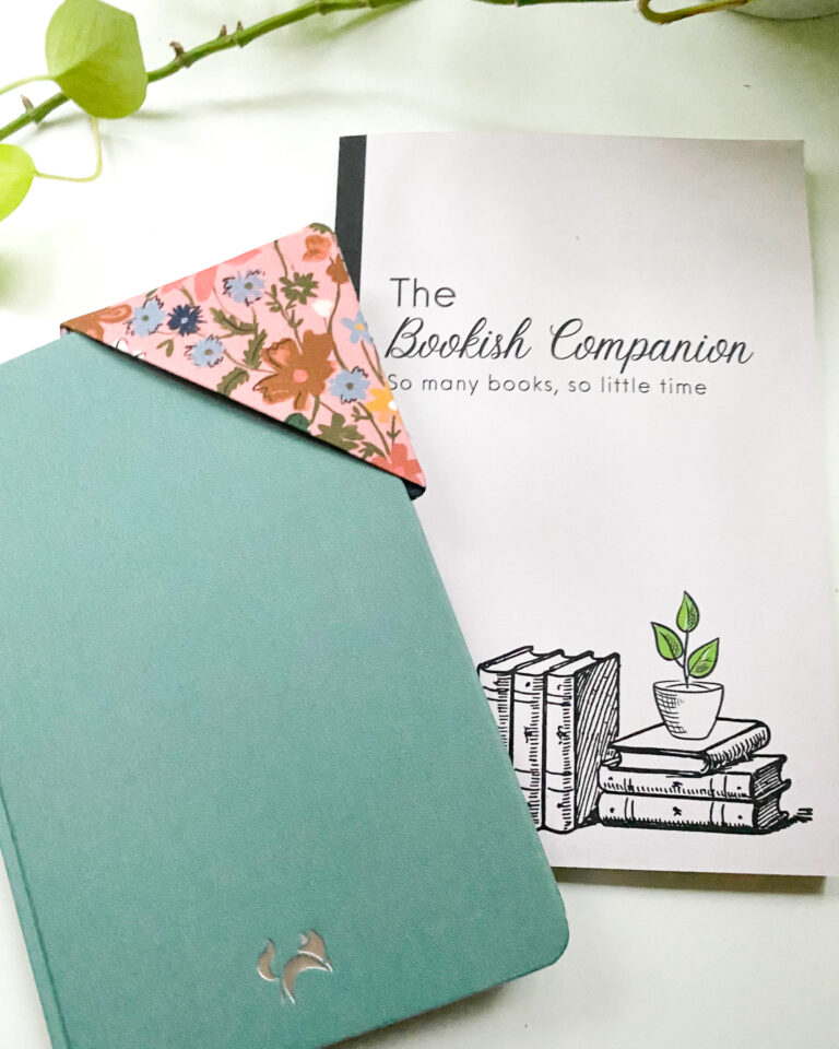 Learn to sew a fabric bookmark. Beginner friendly sewing project.