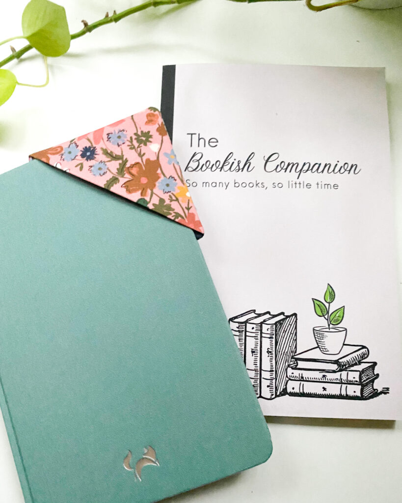 Learn to sew a fabric bookmark. Beginner friendly sewing project.