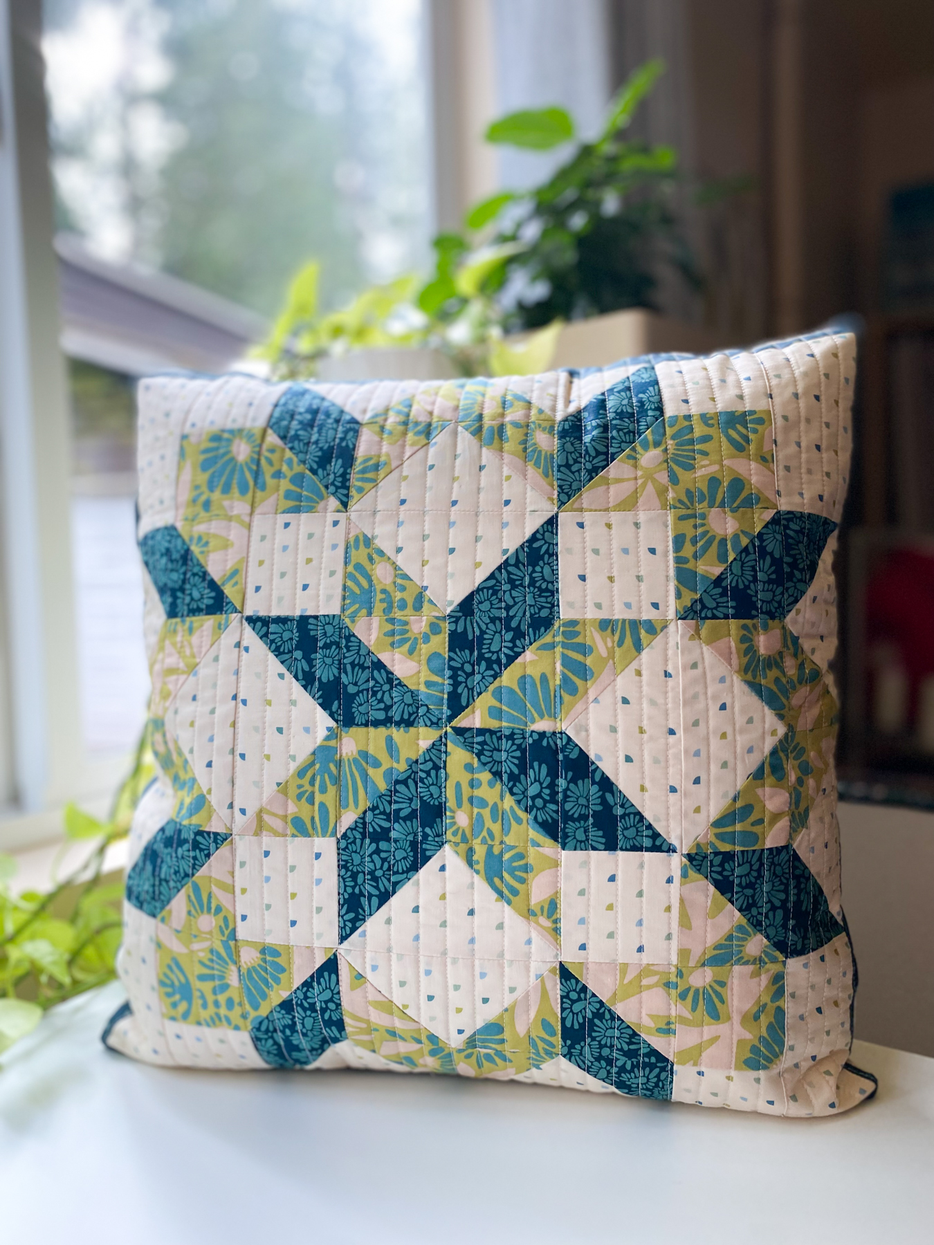 Carpenter’s Wheel: A Classic Star Block in a Small Project